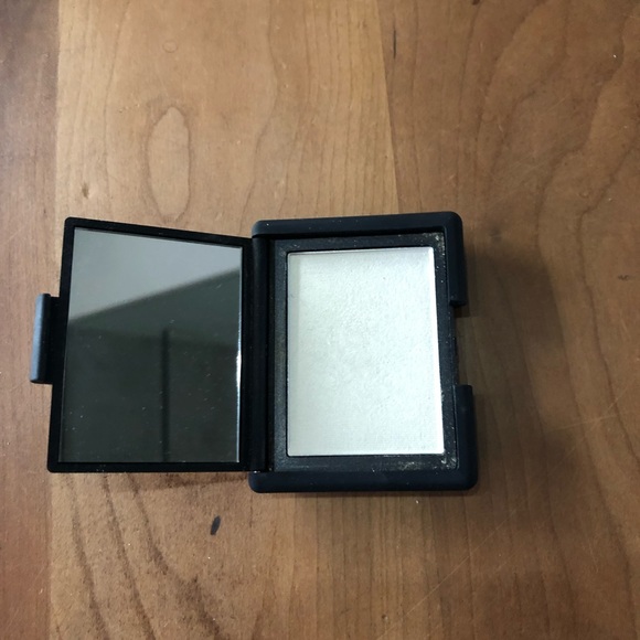 NARS Albatross highlighter - Picture 3 of 3